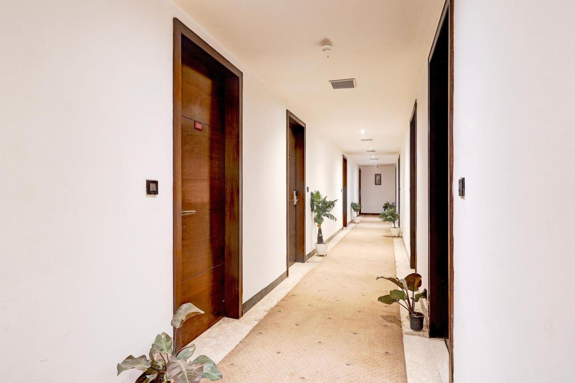 Townhouse Oak Agra Near Sultanganj Puliya Formerly Bb Grand المظهر الخارجي الصورة