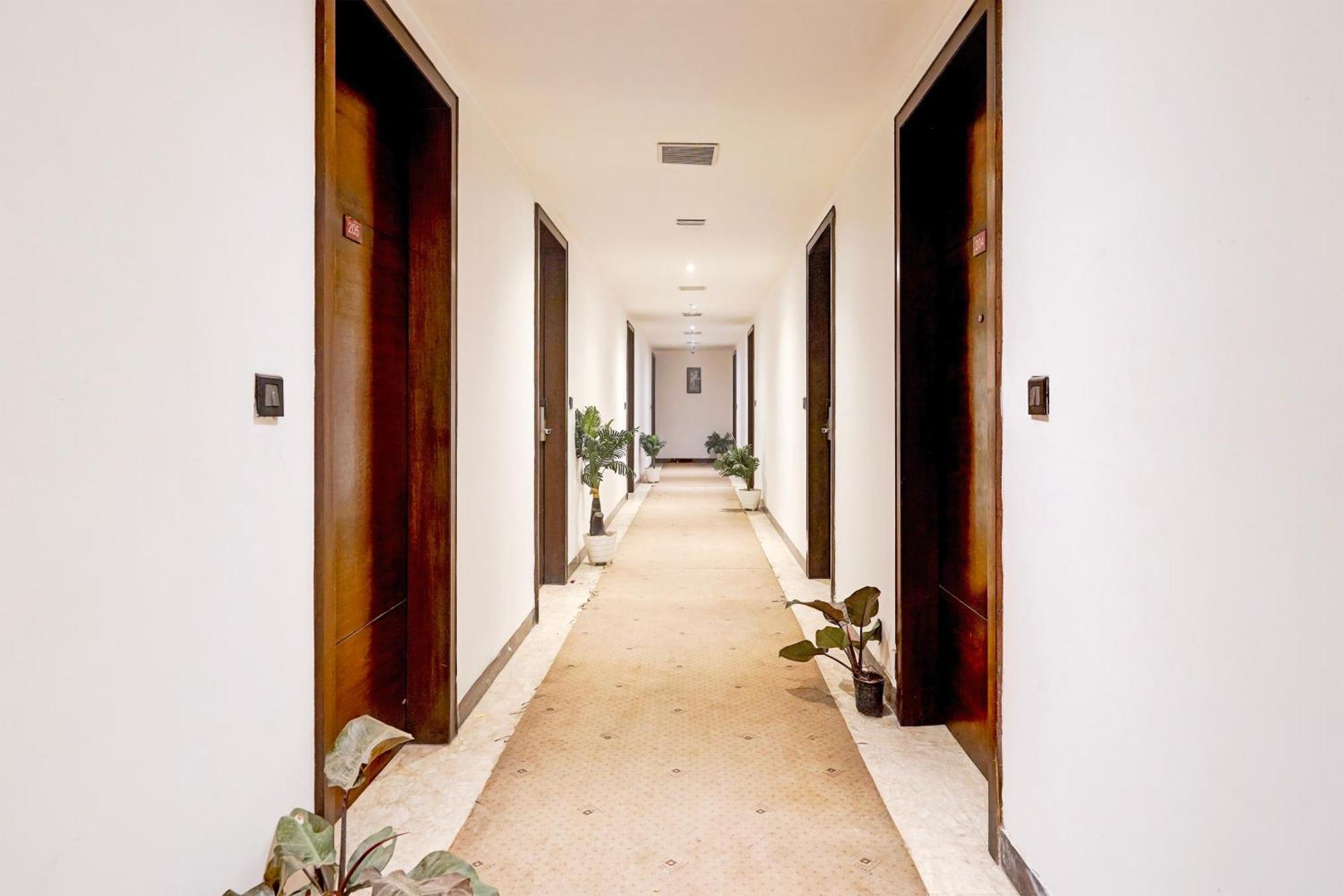 Townhouse Oak Agra Near Sultanganj Puliya Formerly Bb Grand المظهر الخارجي الصورة